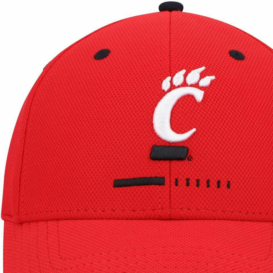 Under Armour Men's Red Cincinnati Bearcats Blitzing Accent Performance Flex Hat 5 Under Armour Men's Red Cincinnati Bearcats Blitzing Accent Performance Flex Hat - Image 3